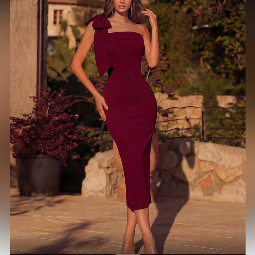 One-Shoulder Burgundy Midi Dress with Bow Detail